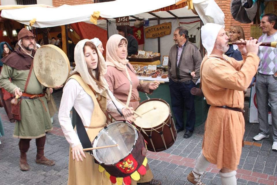 Pasacalles musical por el mercado medieval en la Partida de Diego
