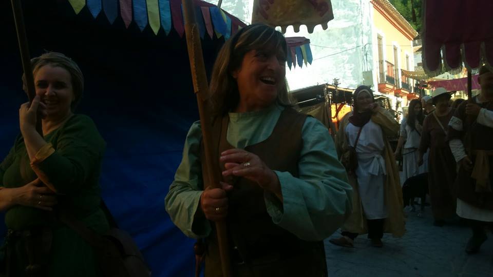 Recreacionistas en el desfile de La Puerta del Tiempo de Almansa